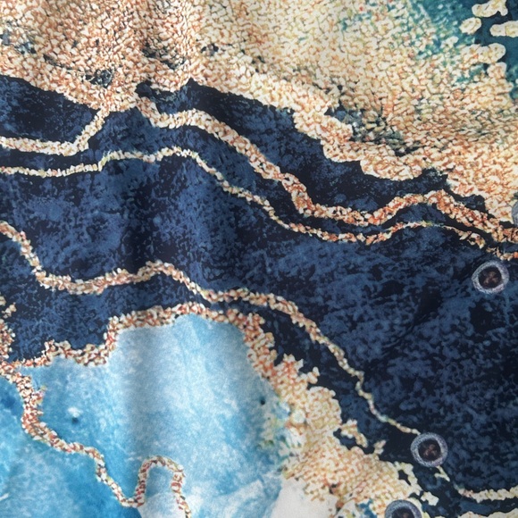 Tunic - Picture 2 of 3